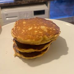 A picture of Apple, Peanut Butter & Egg Mini Pancakes.