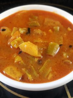 फ्रेंच बीन्स आलू की छोकवा सब्जी (french beans aloo ki chokwa sabzi recipe in Hindi) रेसिपी मुख्य फोटो