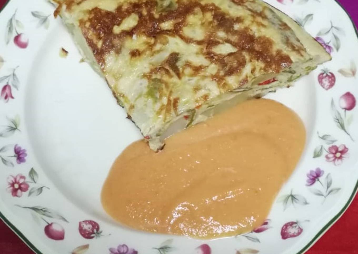 Tortilla campera con salmorejo