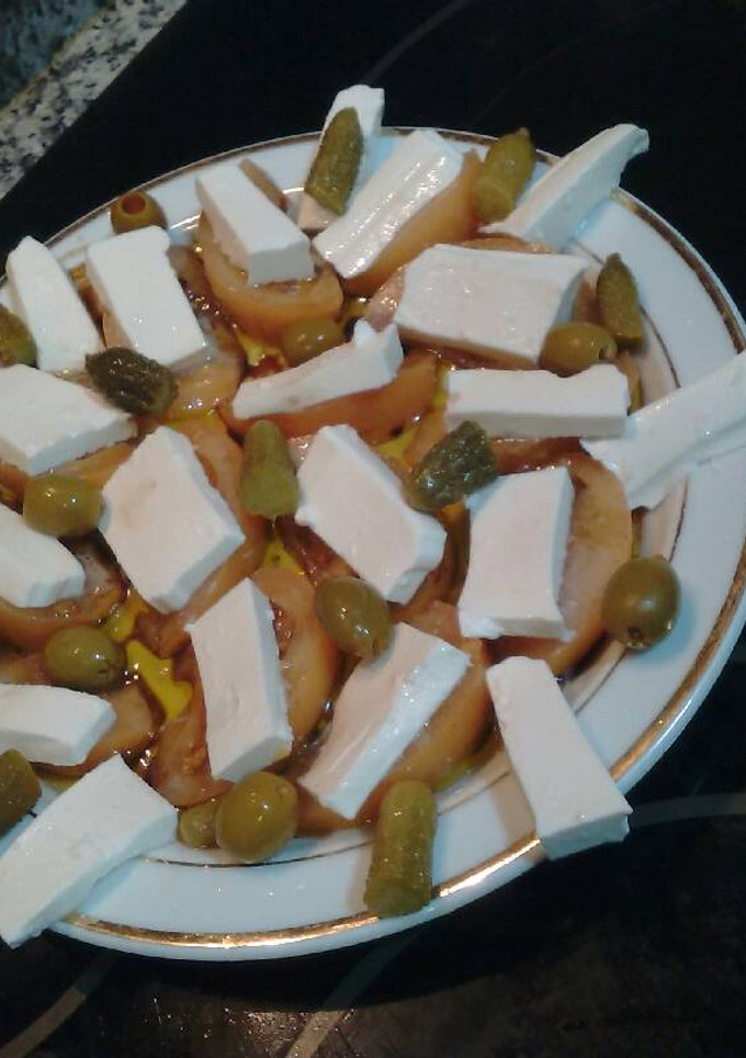 Una foto de Ensalada de queso fresco