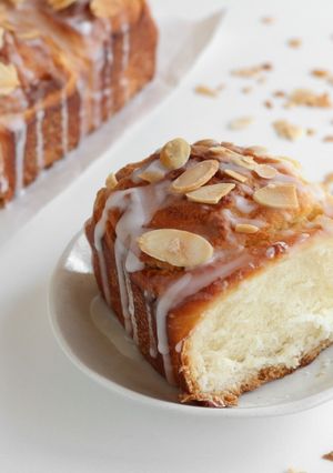 A picture of Almond Sweet Roll.