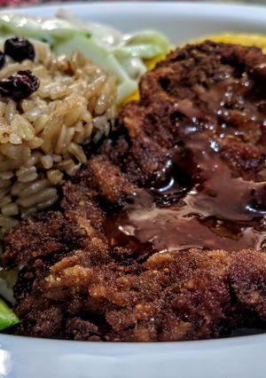 Una foto de PESCA'O Frito, Arroz e' Coco, Patacón y Ensalada...!😋