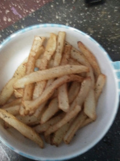 உ௫ளை மிளகு சிப்ஸ் (Potato French fries 🍟) செய்முறை முக்கிய புகைப்படம்