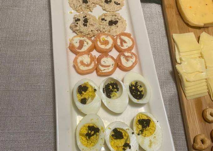 Foto principal de Huevos rellenos de caviar