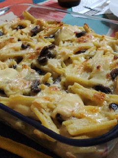 Una foto de Casarecce con salsa de trufa y champiñones