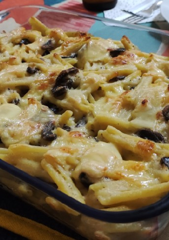 Una foto de Casarecce con salsa de trufa y champiñones