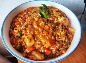 Una foto de One Pot Pasta con carne 🍝