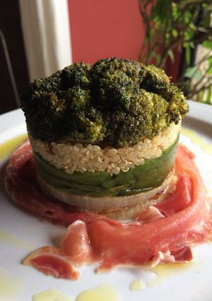 Foto principal de Timbal de quinoa y brócoli con panceta