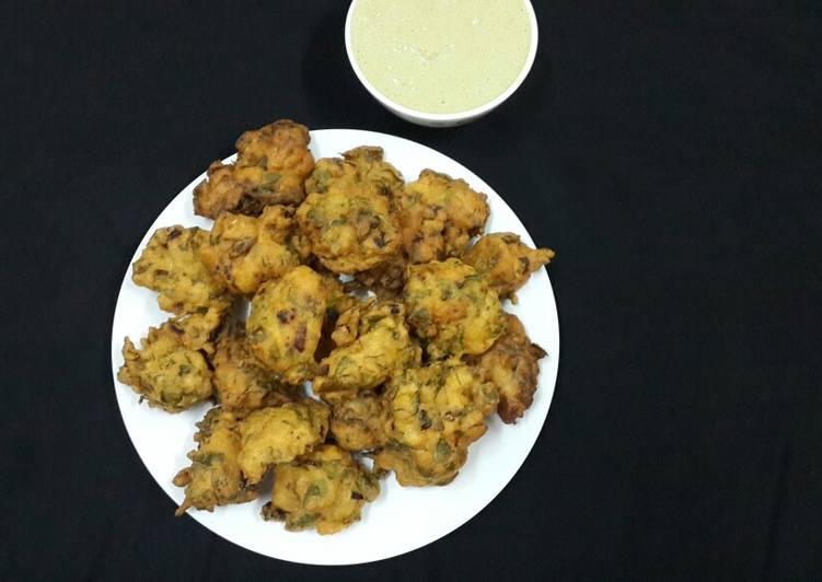 Amaranthus and 3 Lentil Pakoras/Bhajiyas