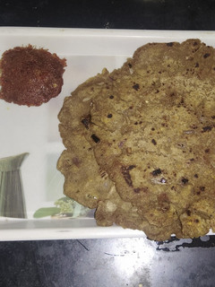 Jowar roti/ஜோவர் ரொட்டி செய்முறை முக்கிய புகைப்படம்