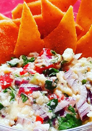 O poză a rețetei Nachos cu guacamole.
