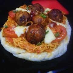 Masala e Noodles & Kofta Pizza A picture of Masala e Noodles & Kofta Pizza.