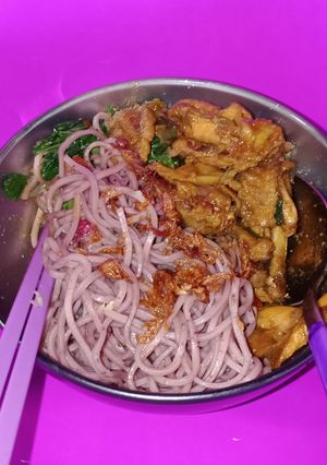 Foto resep Mie ayam (Mie Ungu)