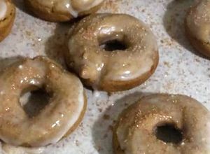 Foto de Donuts de Canela com Glace de Maple Syrup