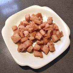 A picture of Fried Luncheon Meat.
