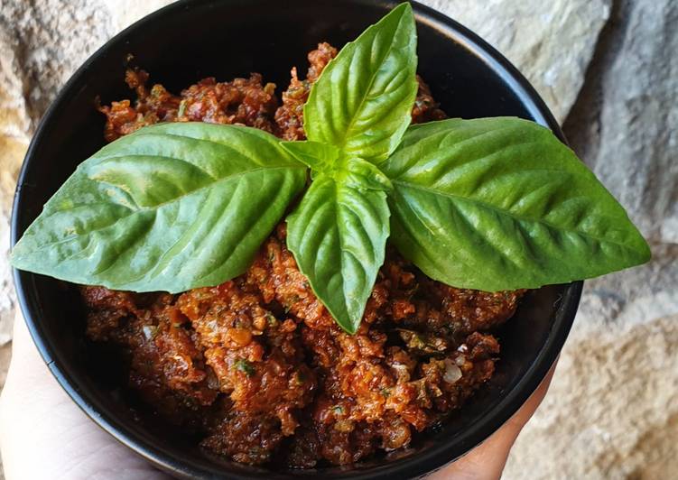 Pesto di pomodori al barbecue