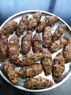 मेथी मुठिया (methi muthiya recipe in marathi) रेसिपी चे मुख्य फोटो