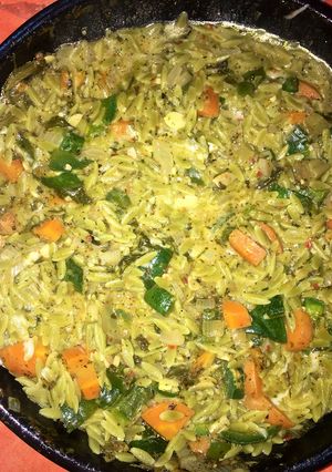 Una foto de Revuelto de verduras y riso de espinaca