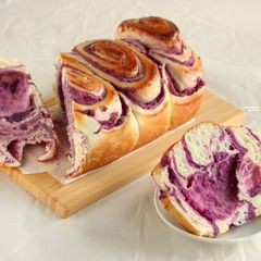 A picture of Purple Sweet Potato Bread.