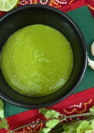 A picture of Green Garlic Chutney/ Hare Lahsun Patta Ki Chutney/ Green Garlic Coriander Chutney.