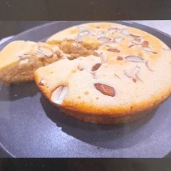 A picture of Eggless vanilla cake.