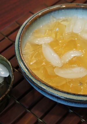 A picture of Honey Lemon Aiyu.