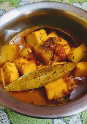 A picture of Paneer Dalna.