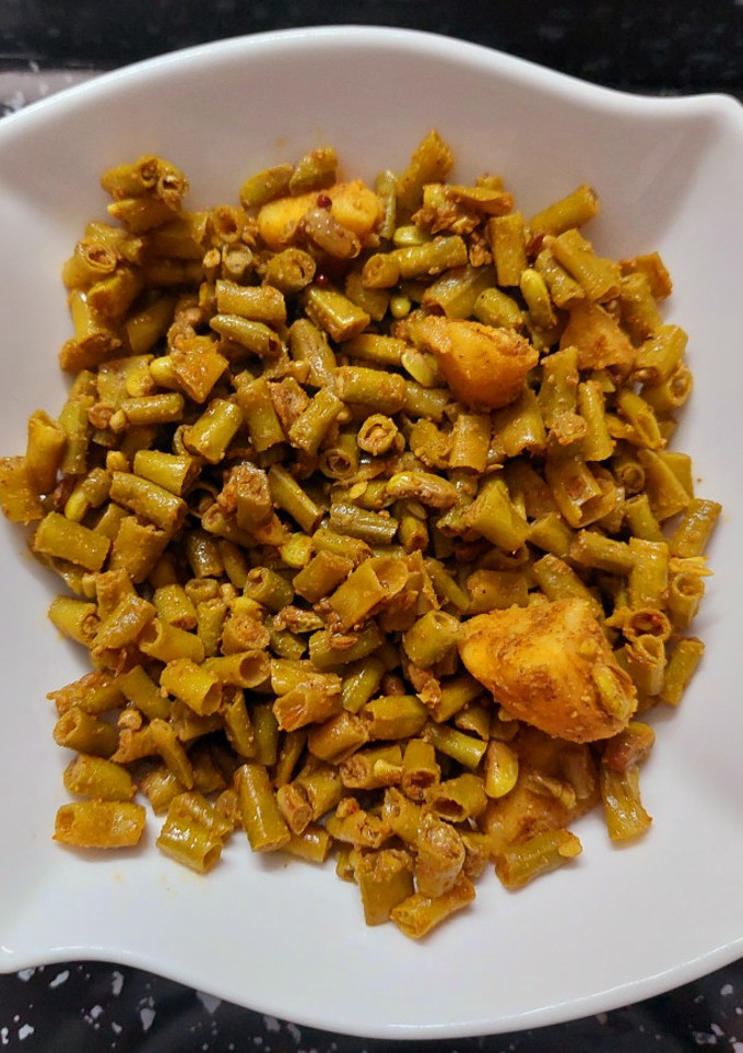 चौला /चवला की फली की सब्जी(chaula / chaula ki phali ki sabzi recipe in hindi) रेसिपी मुख्य फोटो