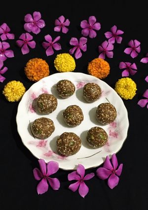A picture of Sesame Peanut Laddoo.