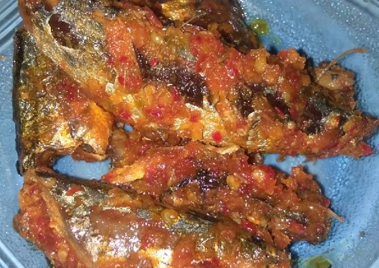 Resep Sambal goreng Ikan Layang Puedes Bingittt Jadi, mengenyangkan