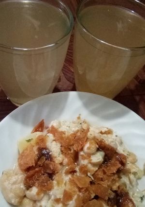 A picture of Lemon n imli drink n Dahi phulki.