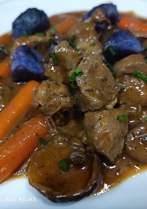 Una foto de La cena de Nochebuena: carne en salsa de trufa, con amontillado