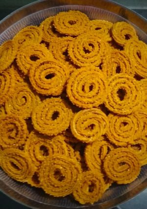 झटपट चकली रेसिपी चे मुख्य फोटो 