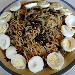 A picture of Spinach noodle.