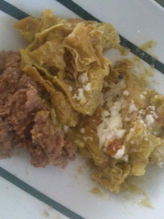 Una foto de Chilaquiles Perezosos