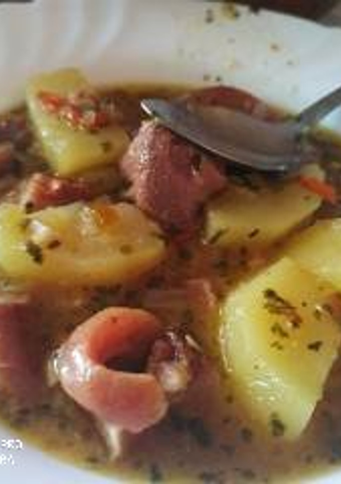 Una foto de Patatas guisadas con morro de cerdo