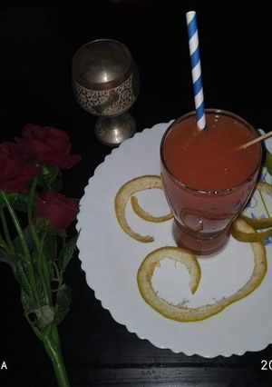 A picture of Orange - Pomegranate juice.