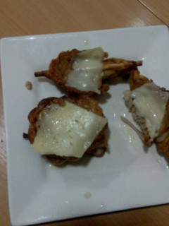 Una foto de Zarajos con queso