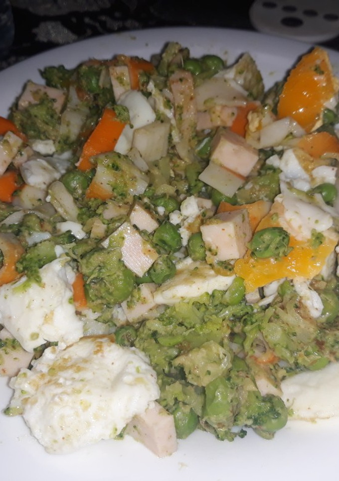 Una foto de Verduras con salsa de cacahuete y soja