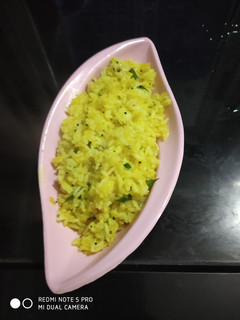 વધારેલો ભાત (Vagharela Bhat Recipe In Gujarati) રેસીપી મુખ્ય ફોટો