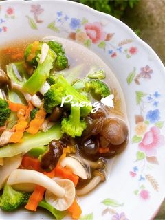 รูปของ ผัดผักรวมมิตร 🍄🥦🥕