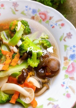 รูปของ ผัดผักรวมมิตร 🍄🥦🥕