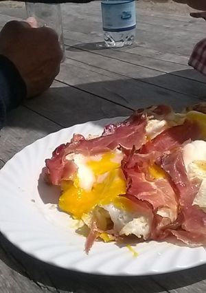 Foto di Patate lesse, uovo speck ad Ortisei