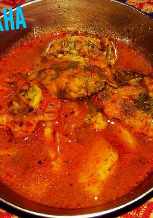 A picture of Palak kofta curry.