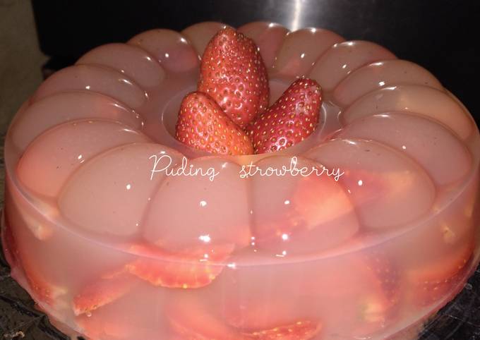 Puding strawberry