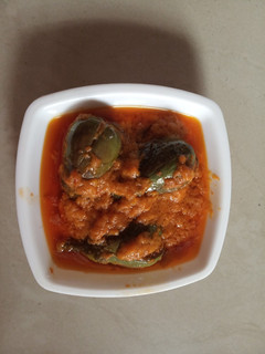 ભરેલા રીંગણા (Bharela Ringan Recipe In Gujarati) રેસીપી મુખ્ય ફોટો