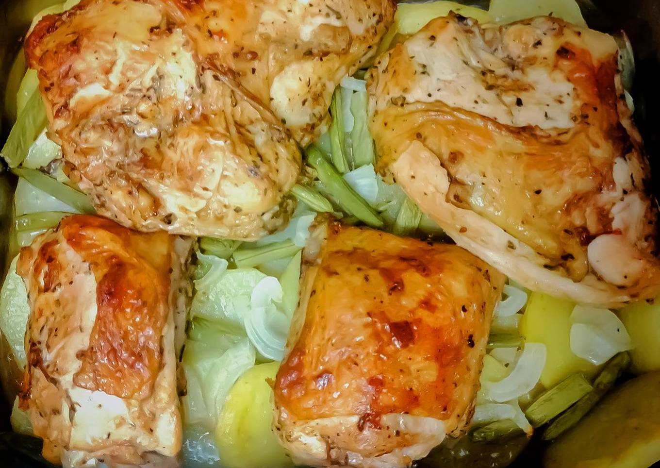 Pollo Horneado con Papas en su Jugo