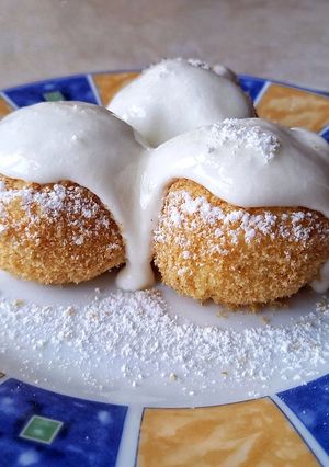 Túrógombóc vaníliás öntettel recept fotója