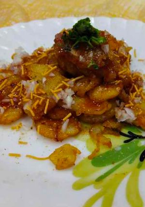 A picture of Aloo chaat.