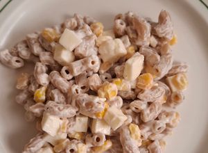 Una foto de Ensalada de Coditos con Queso y Elote